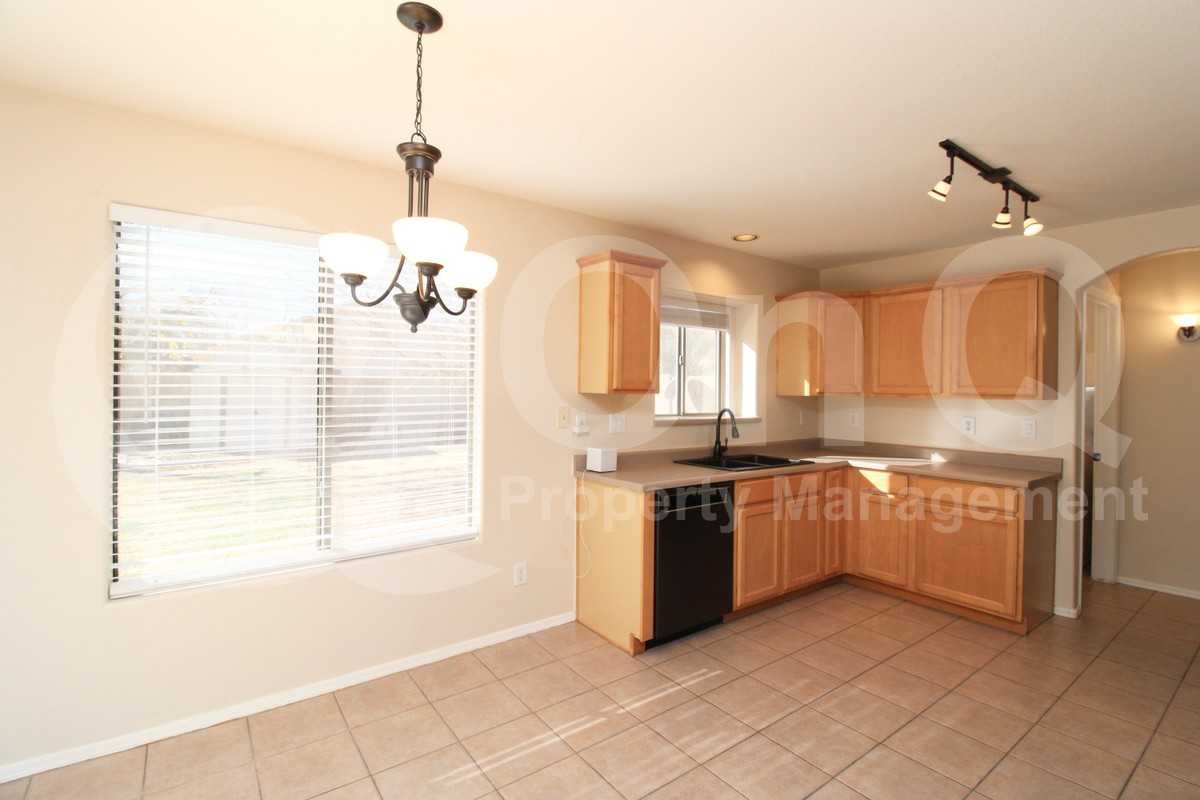 1747 E Los Alamos St - Photo 4 of 20