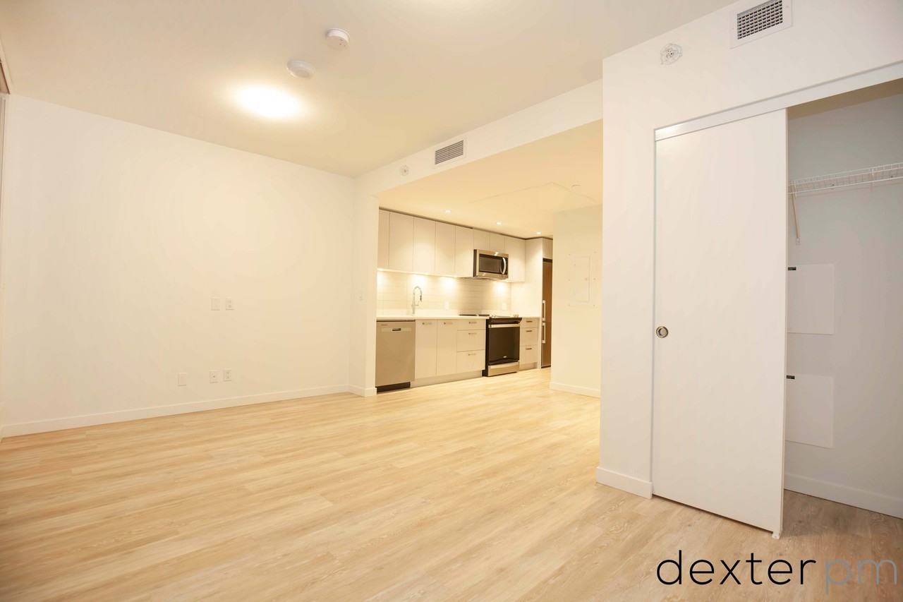 268 Nelson's Court #1009 - Photo 3 of 15