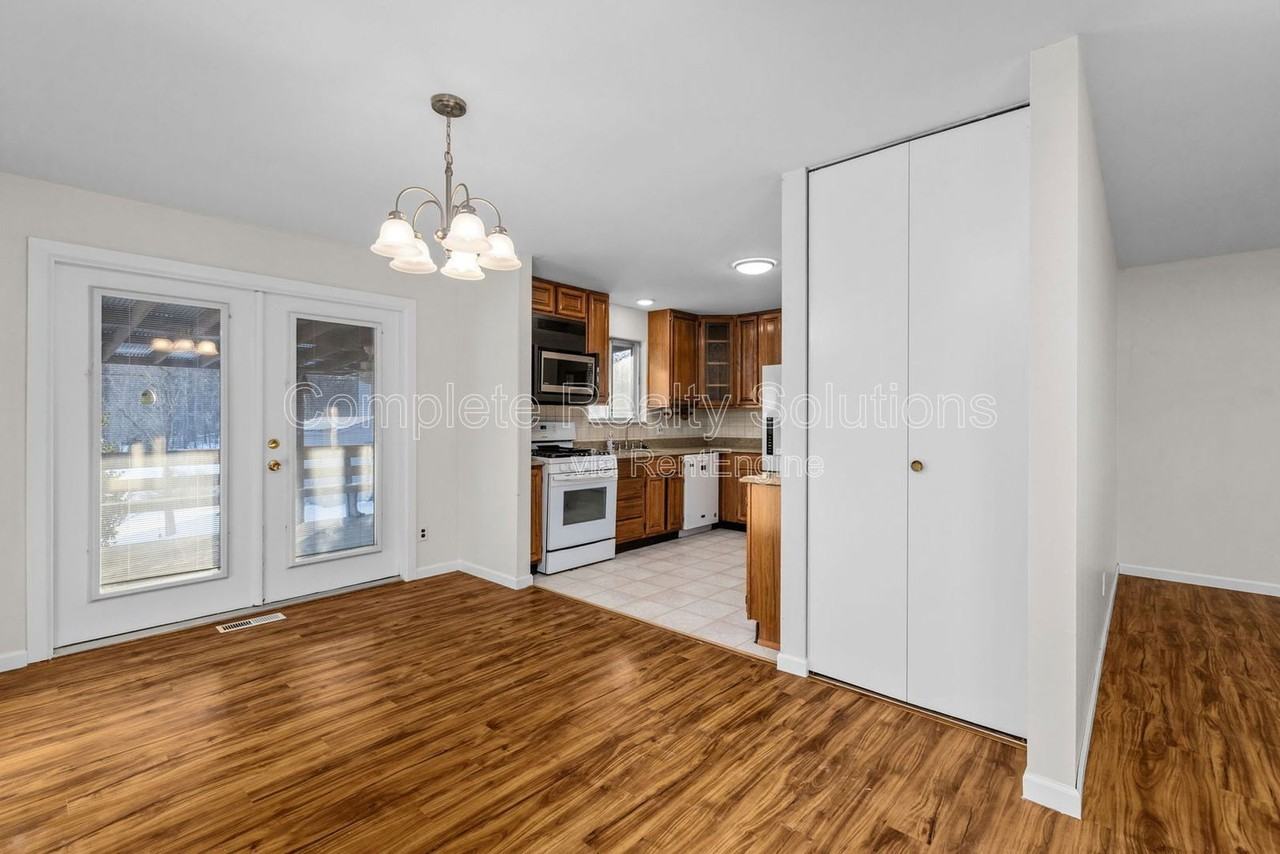 12006 Glenpark Dr - Photo 2 of 39