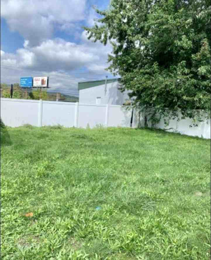 1816 Scarboro St - Photo 3 of 18