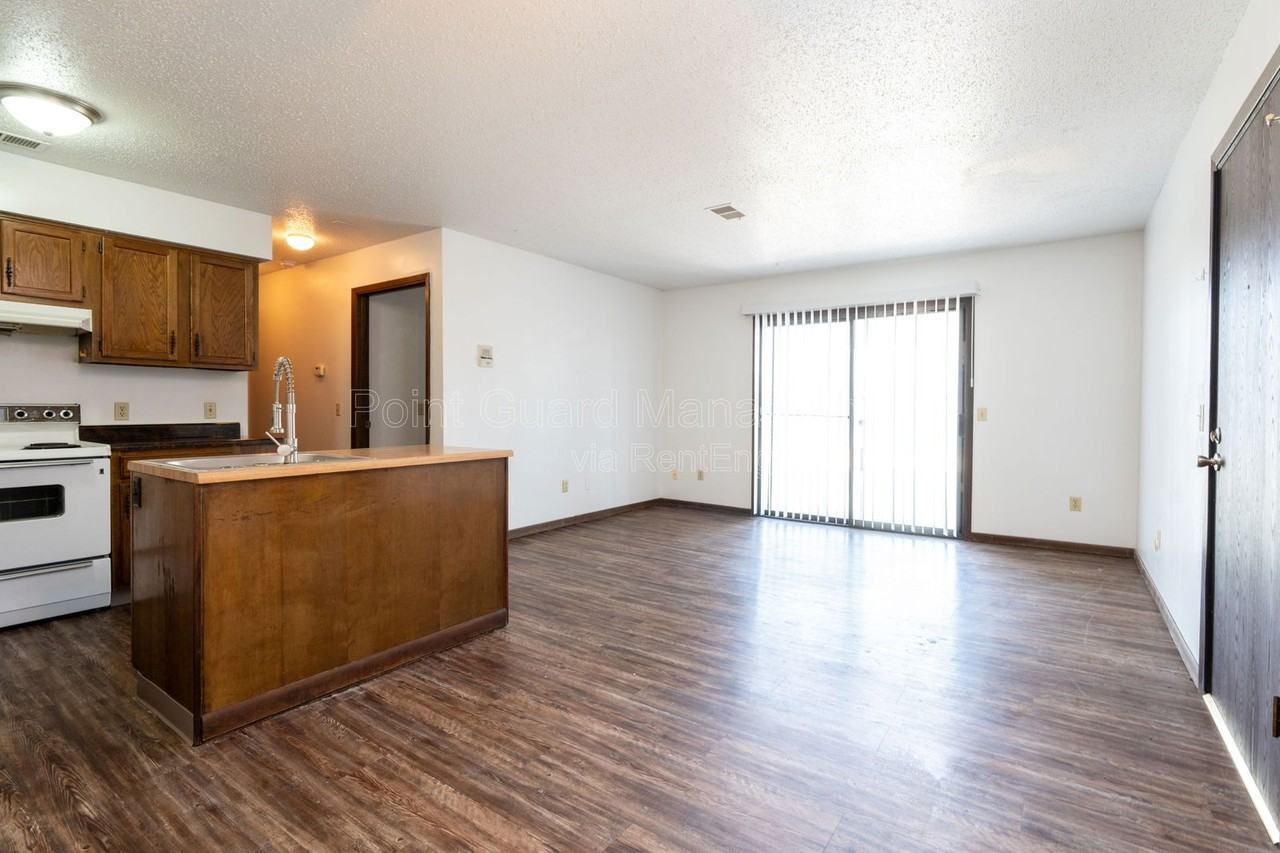 844 N Waco Ave #A305 - Photo 4 of 17