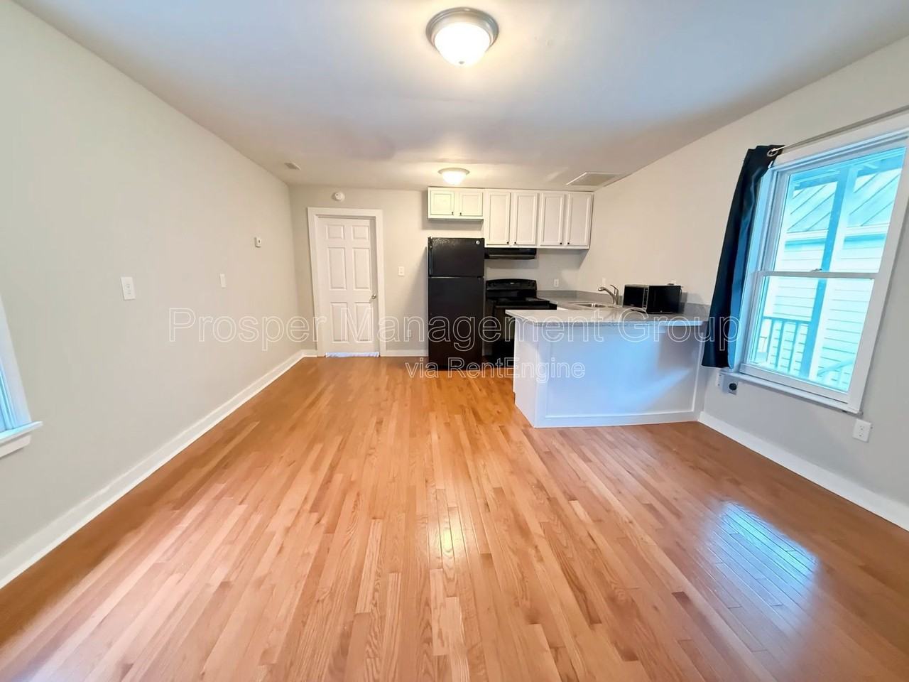 35 Hanover St #A - Photo 3 of 13