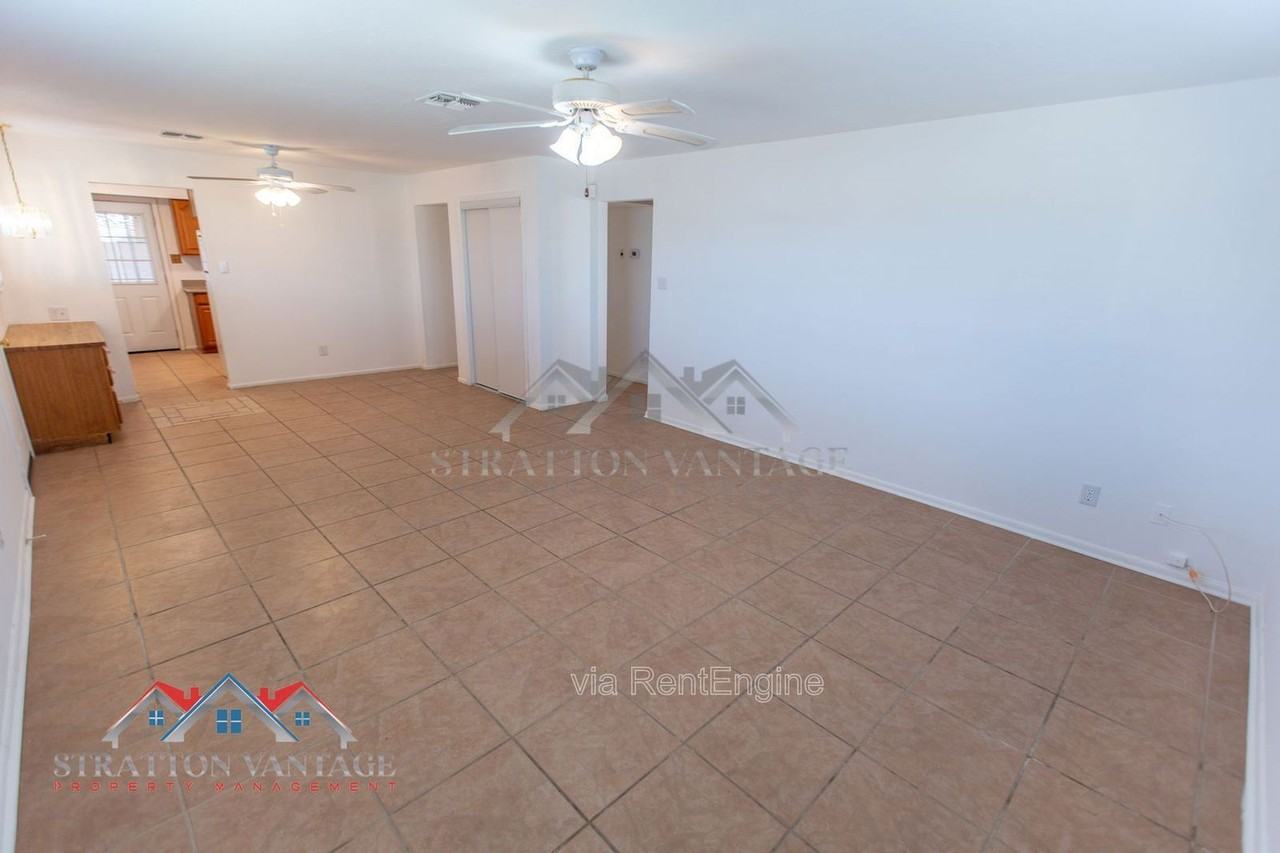 1136 E Yucca St - Photo 7 of 32