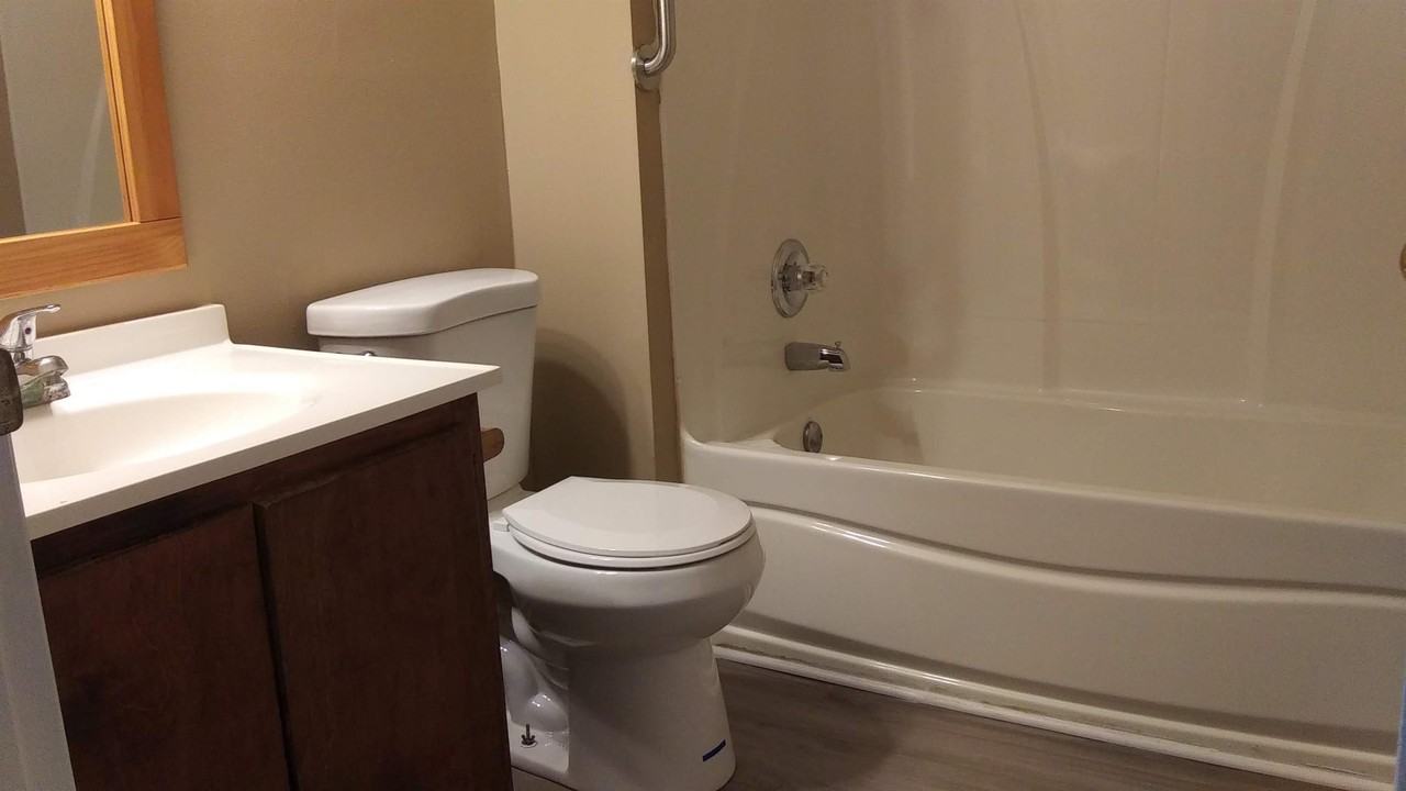 1513 Kingdom St - Photo 7 of 11