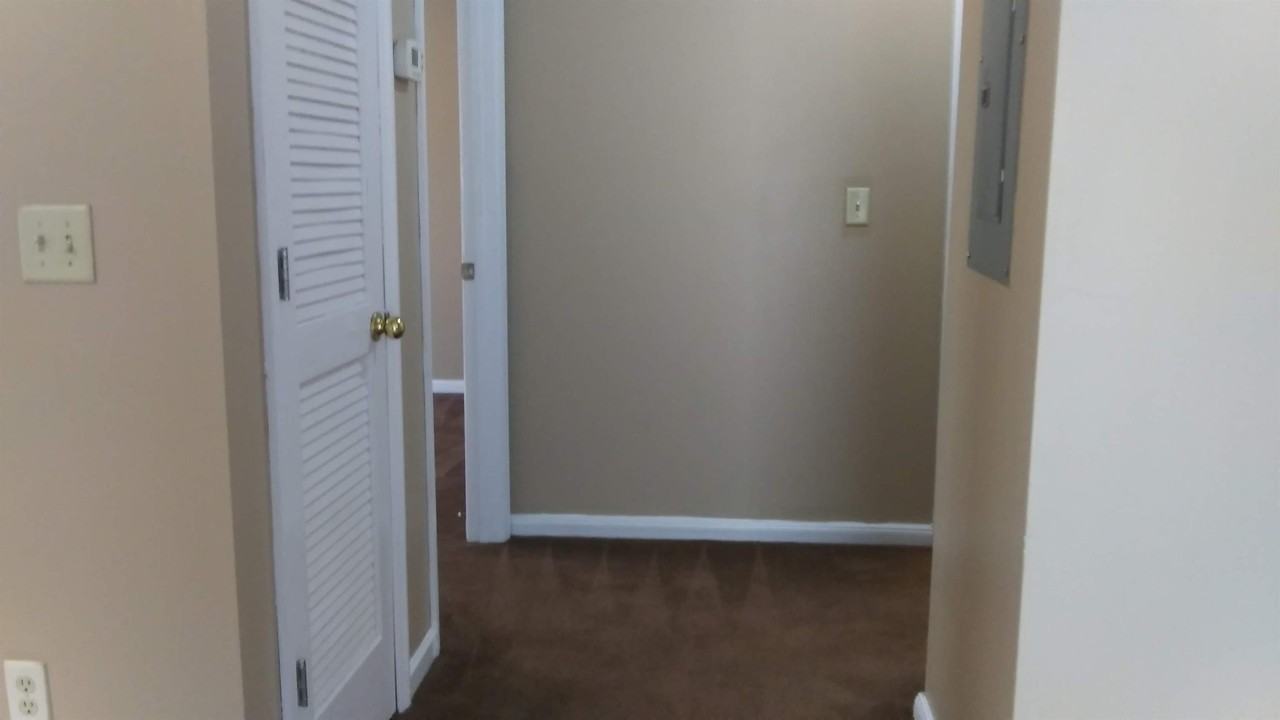 1513 Kingdom St - Photo 4 of 11