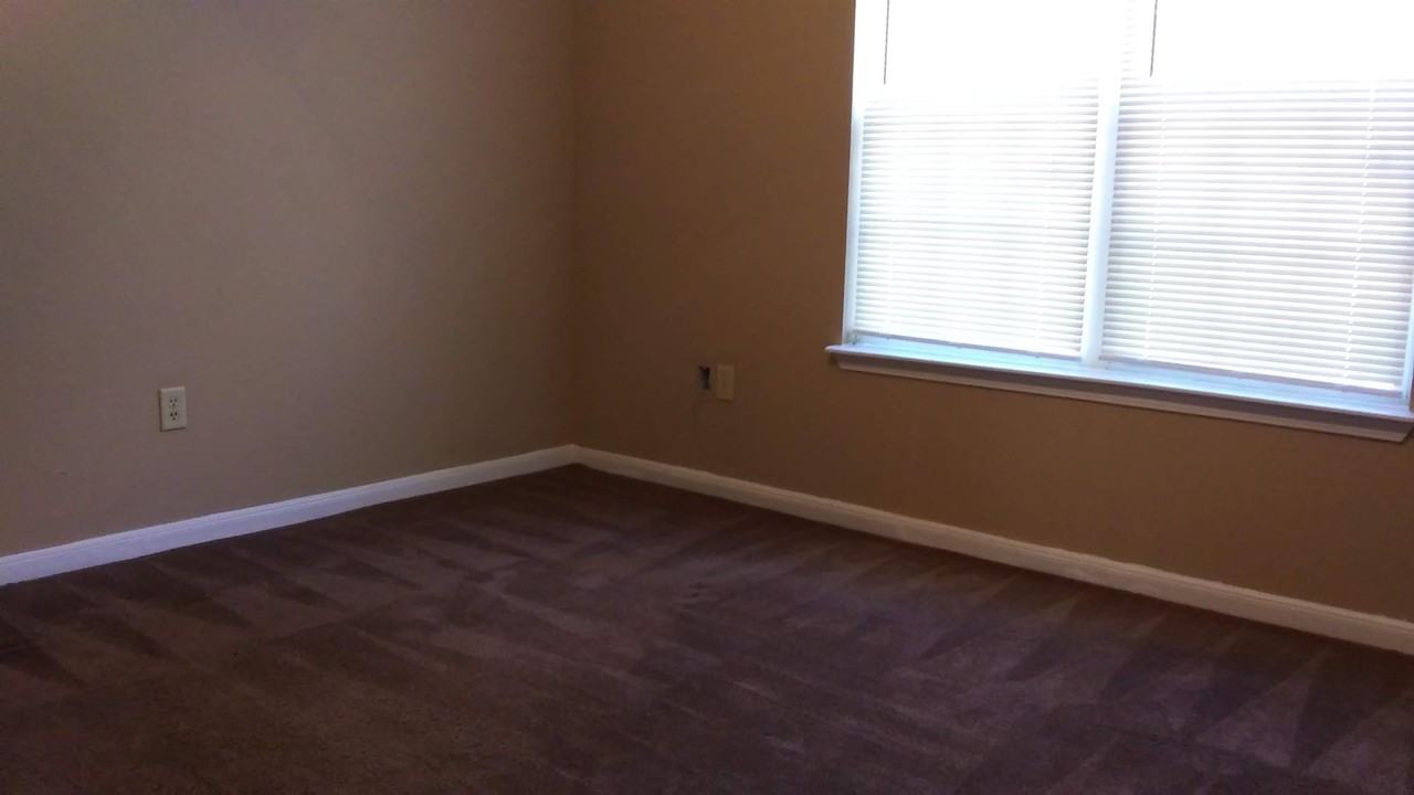 1513 Kingdom St - Photo 6 of 11