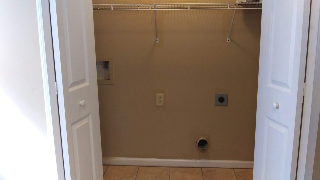 1513 Kingdom St - Photo 5 of 11