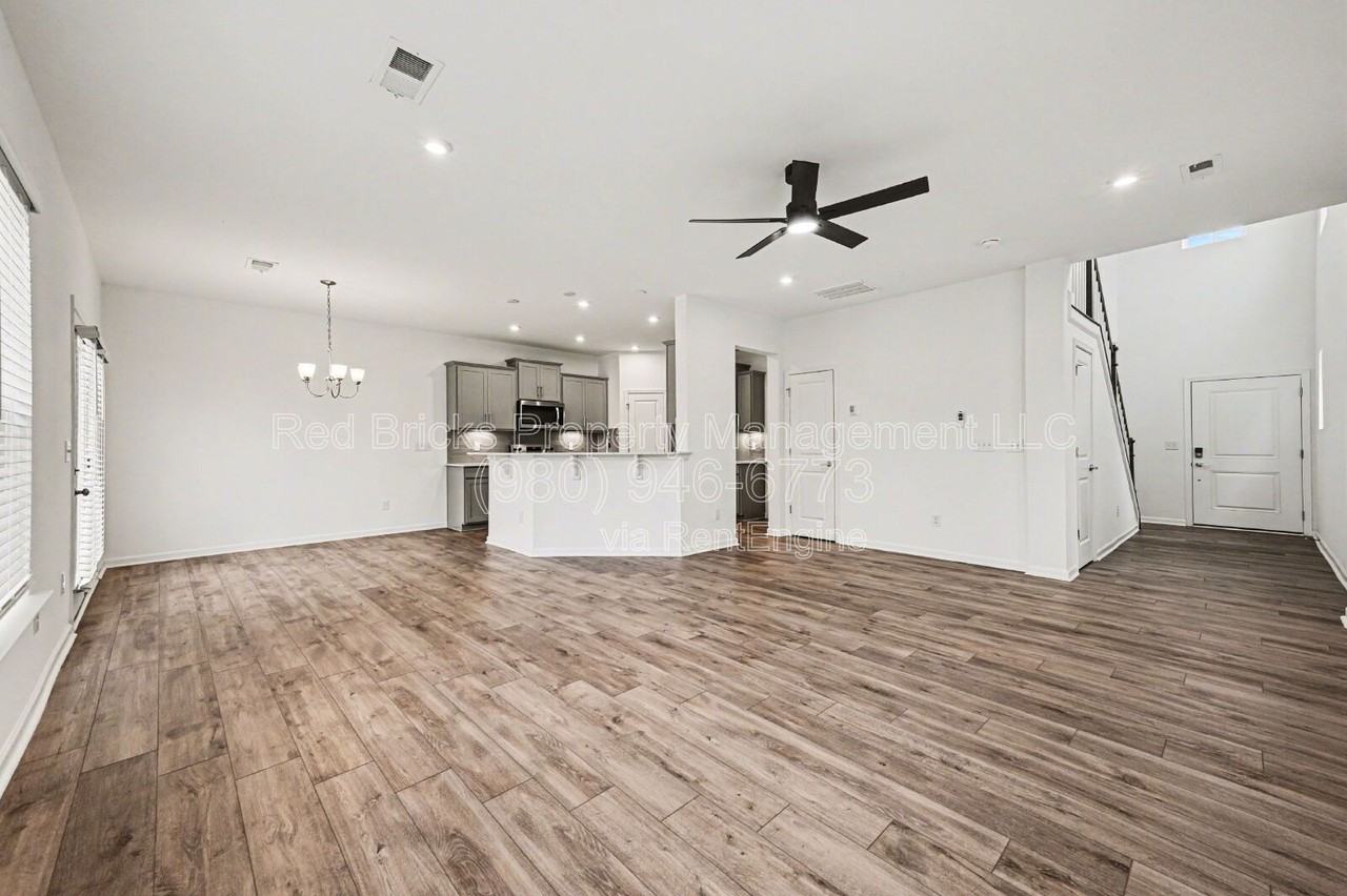 17030 Patron Dr - Photo 7 of 22