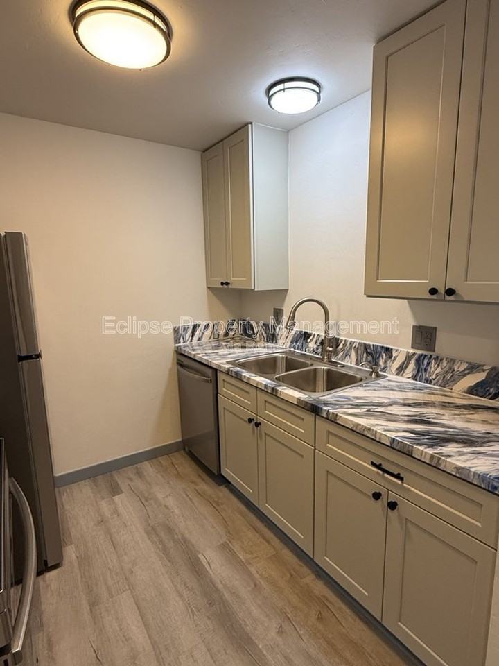 125 Franklin Ave #313 - Photo 7 of 26