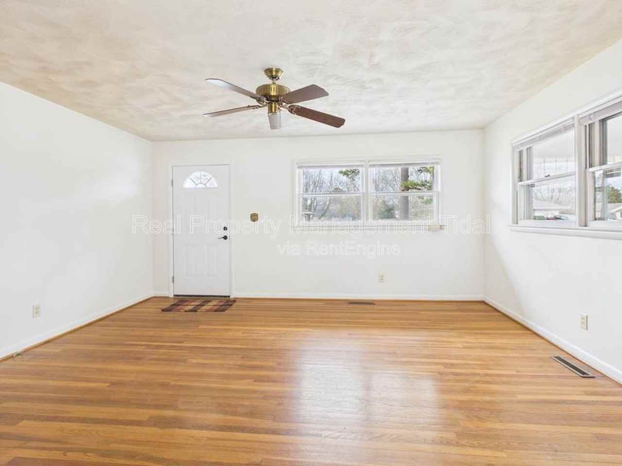 47 Beaconsdale Ln - Photo 5 of 33