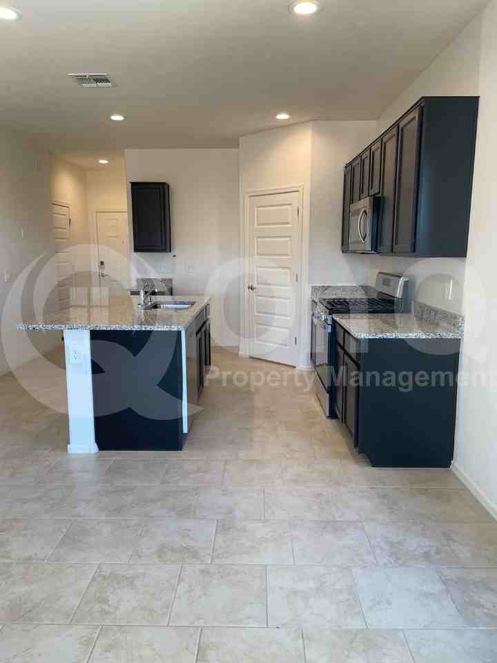 10192 N Leopard Gecko Ter - Photo 4 of 27