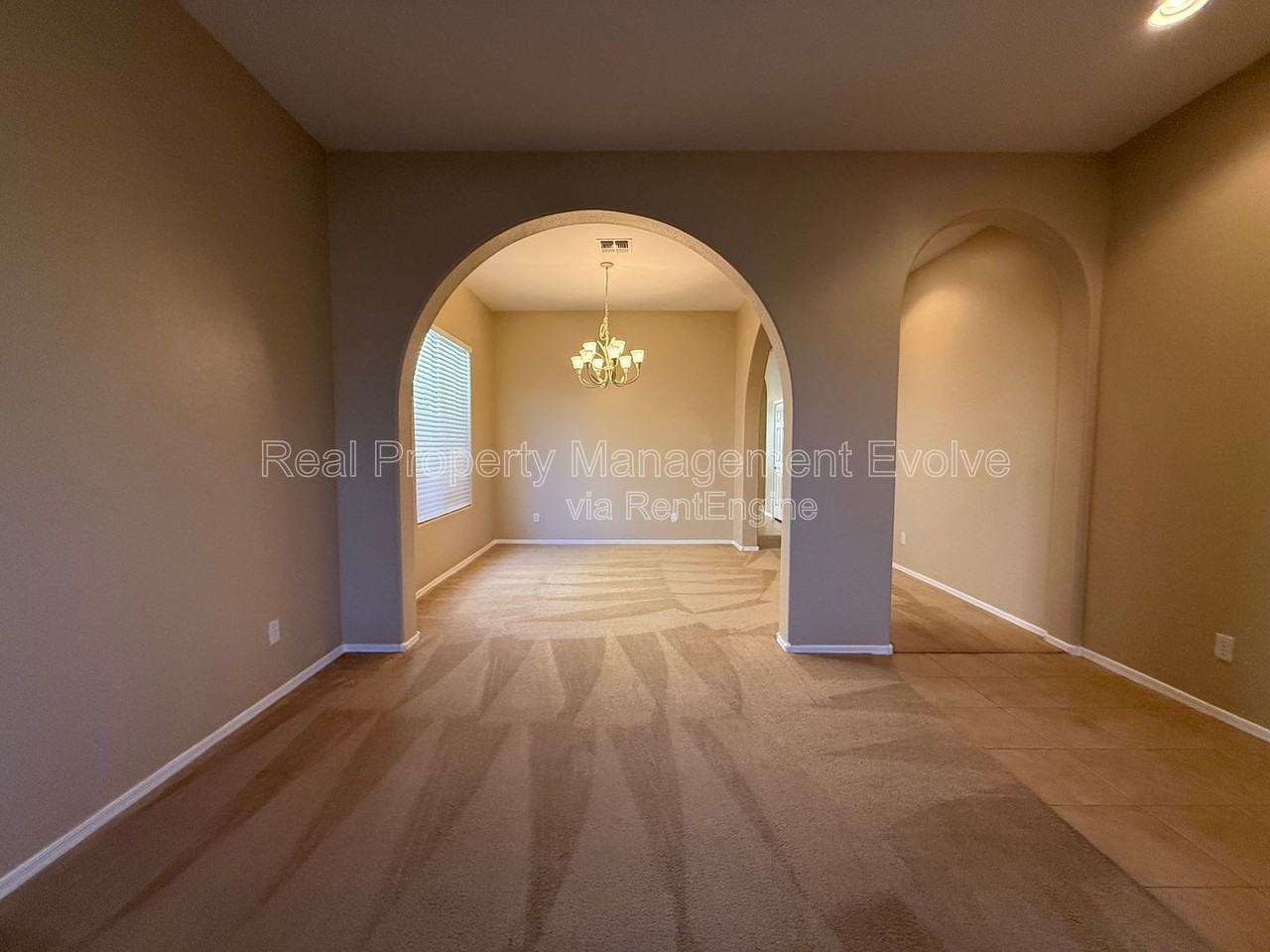 16825 S 30th Ave - Photo 4 of 31