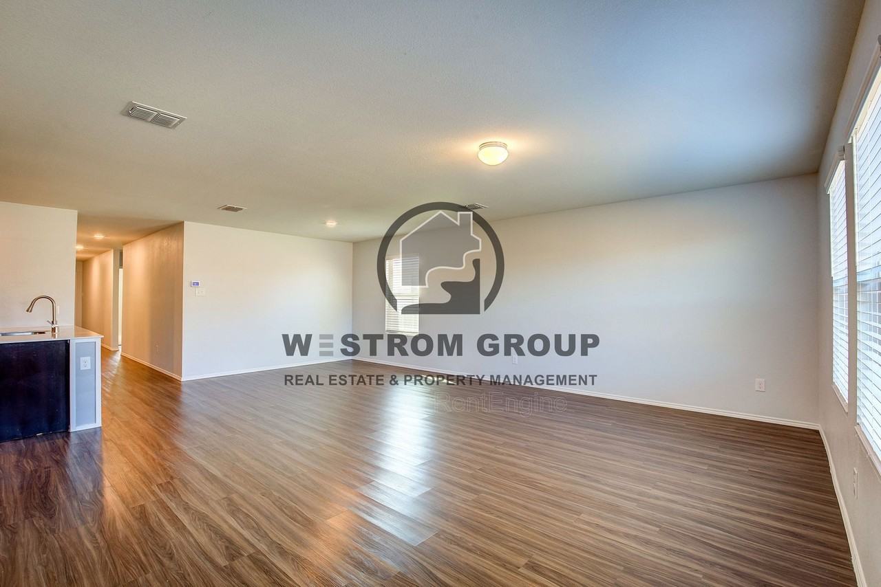 404 Falling Star Dr - Photo 7 of 33