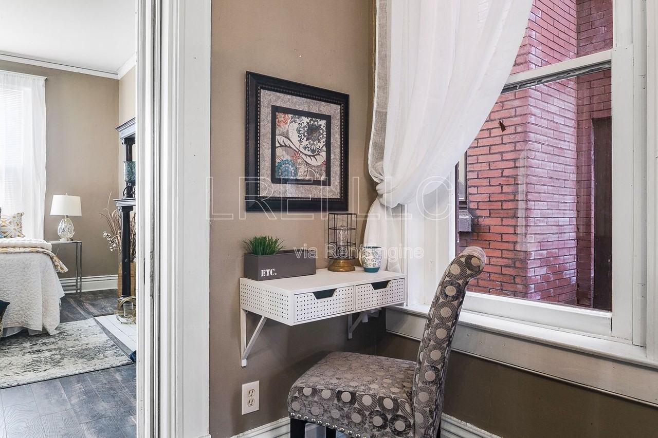 105 E Saint Catherine St - Photo 3 of 17