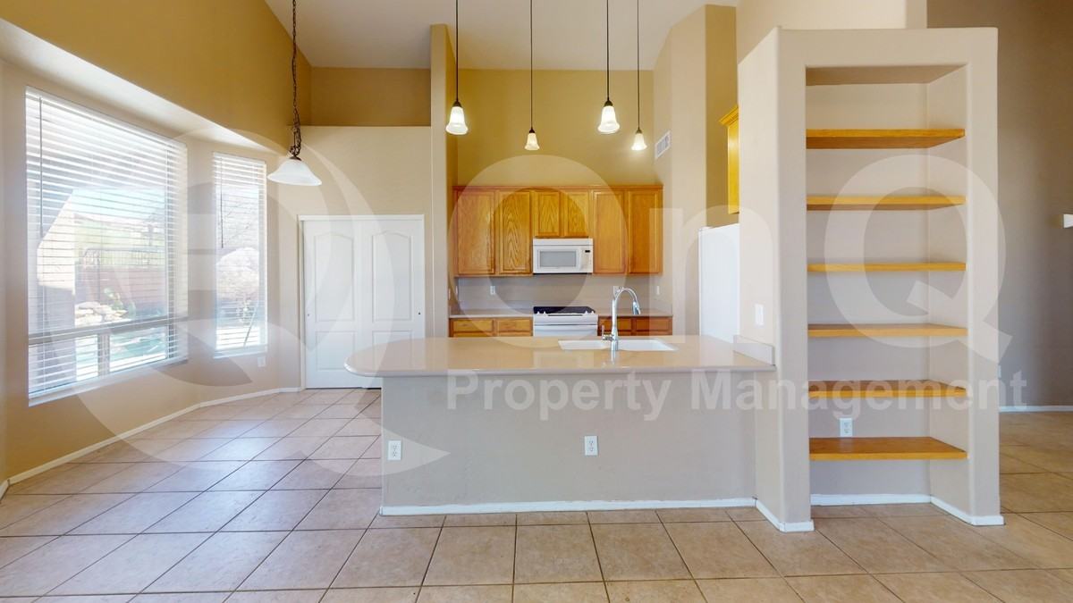 7644 E Regina St - Photo 6 of 27