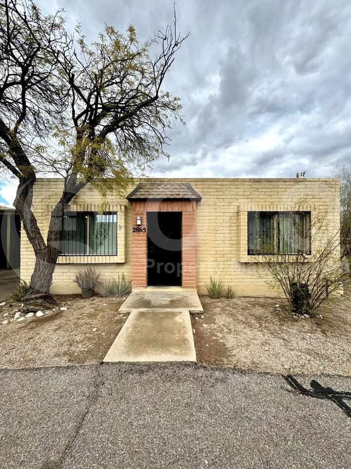 2865 N Fontana Ave - Photo 2 of 23