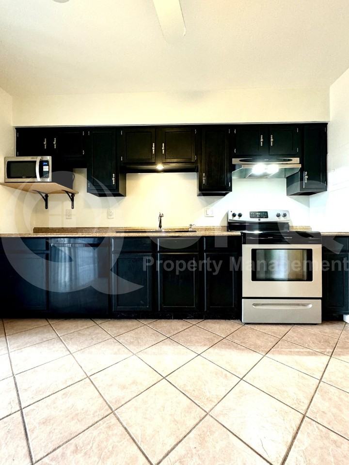 2865 N Fontana Ave - Photo 7 of 23