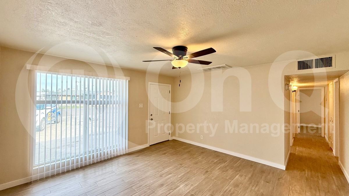 3835 W Holly St - Photo 6 of 19