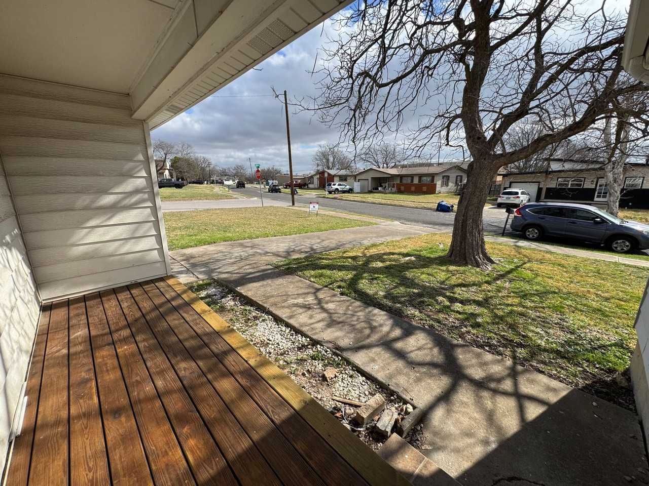 1302 S 23rd St - Photo 2 of 33