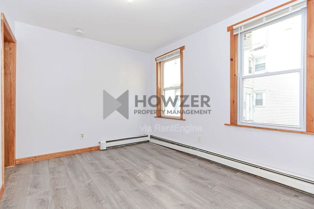 41 Park St #1REAR - Photo 4 of 26