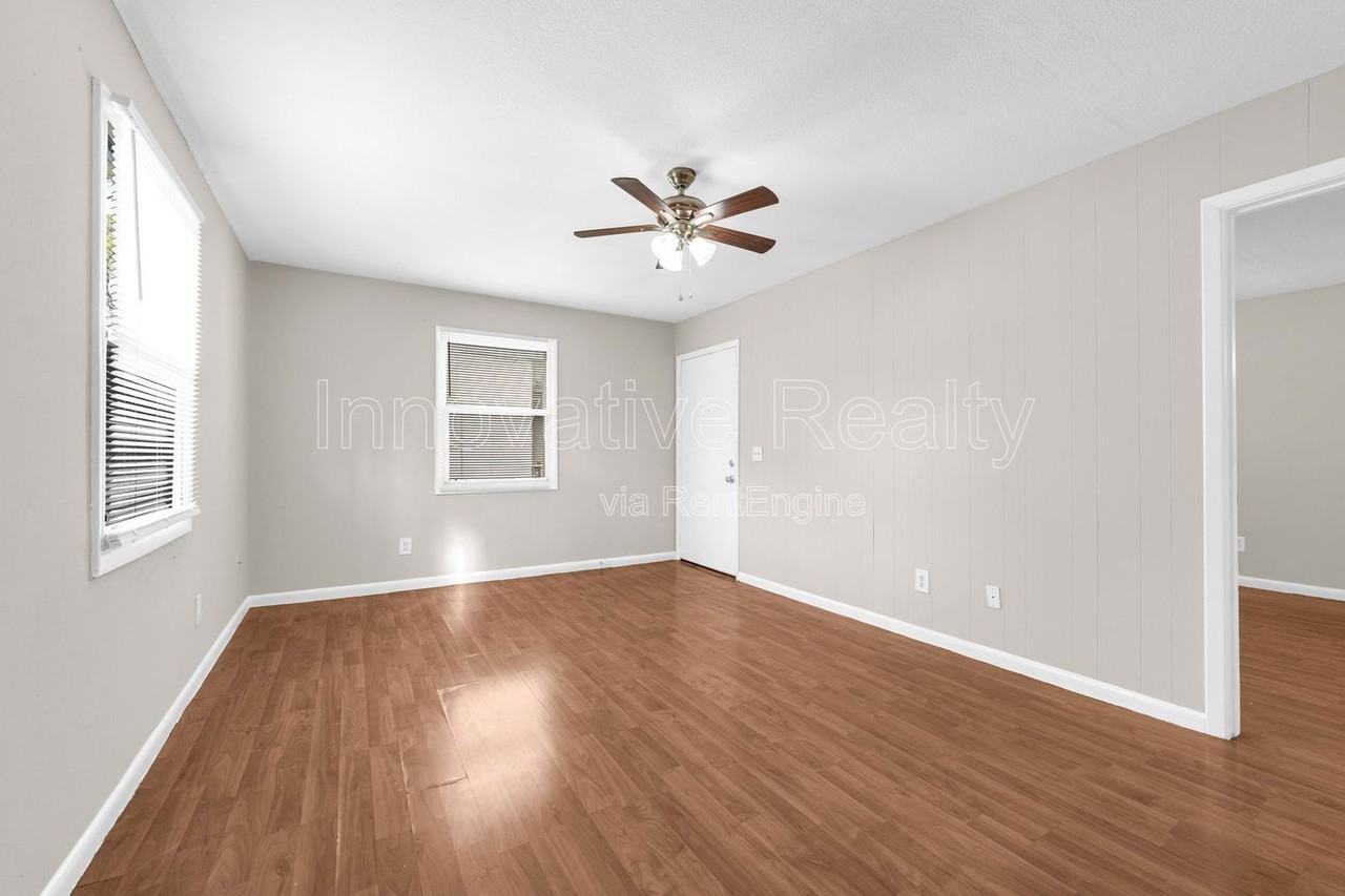 5111 Curry Ford Rd #4 - Photo 2 of 16