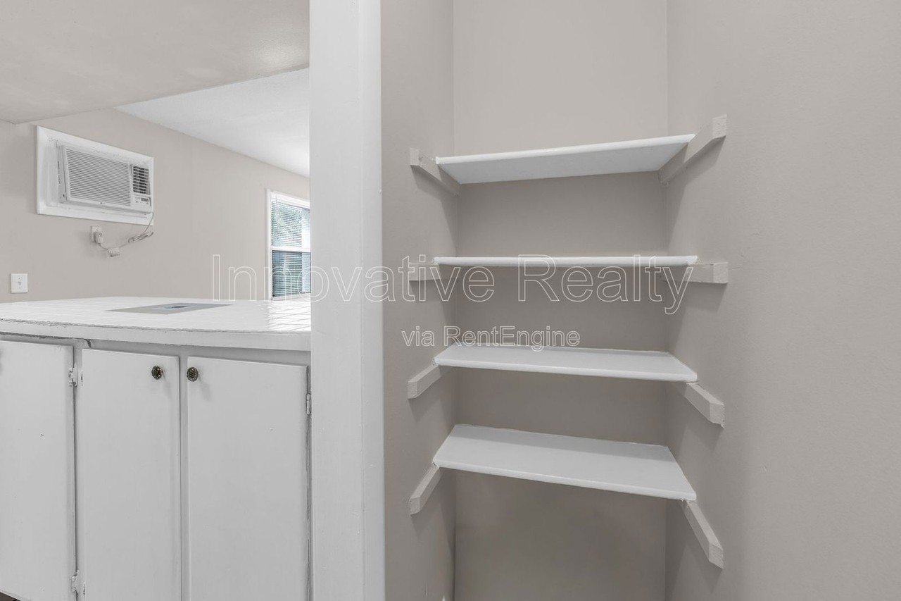 5111 Curry Ford Rd #4 - Photo 7 of 16