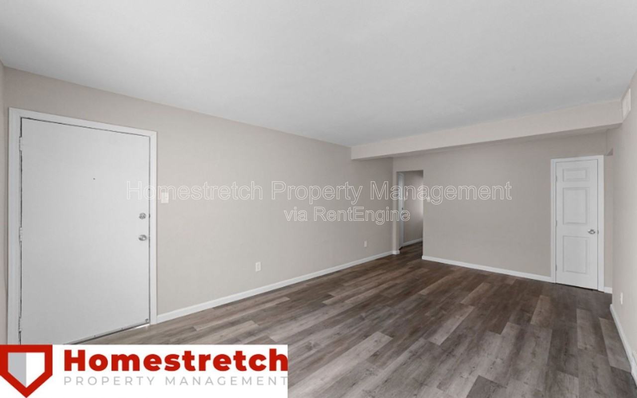 3 Bruce Dr #4 - Photo 6 of 7