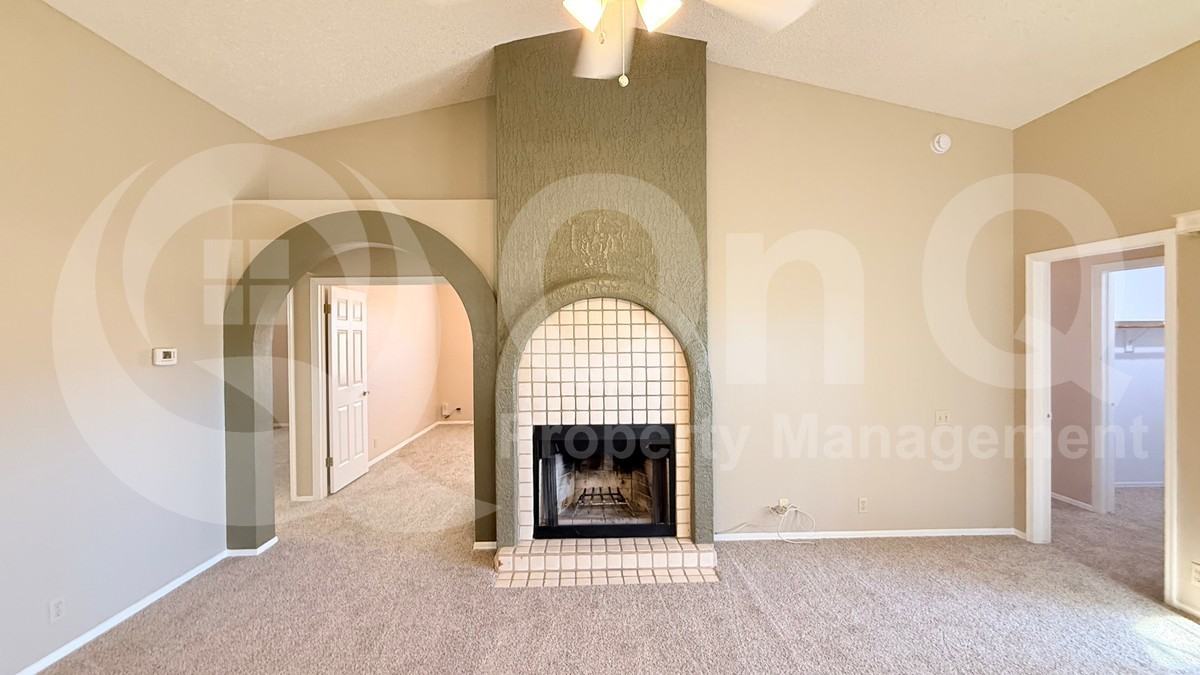 11144 E Yucca St - Photo 3 of 44