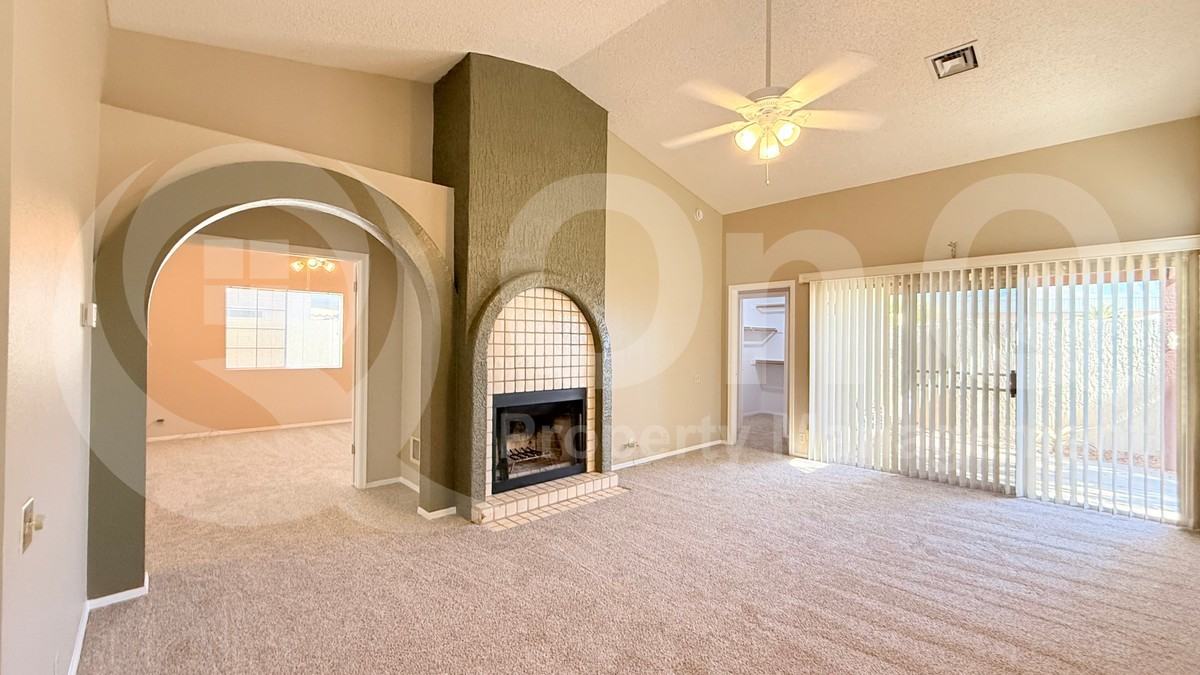 11144 E Yucca St - Photo 4 of 44