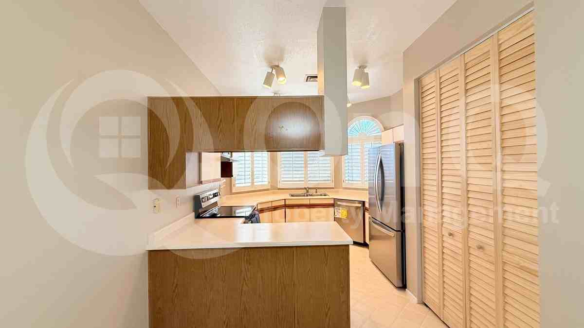 11144 E Yucca St - Photo 6 of 44