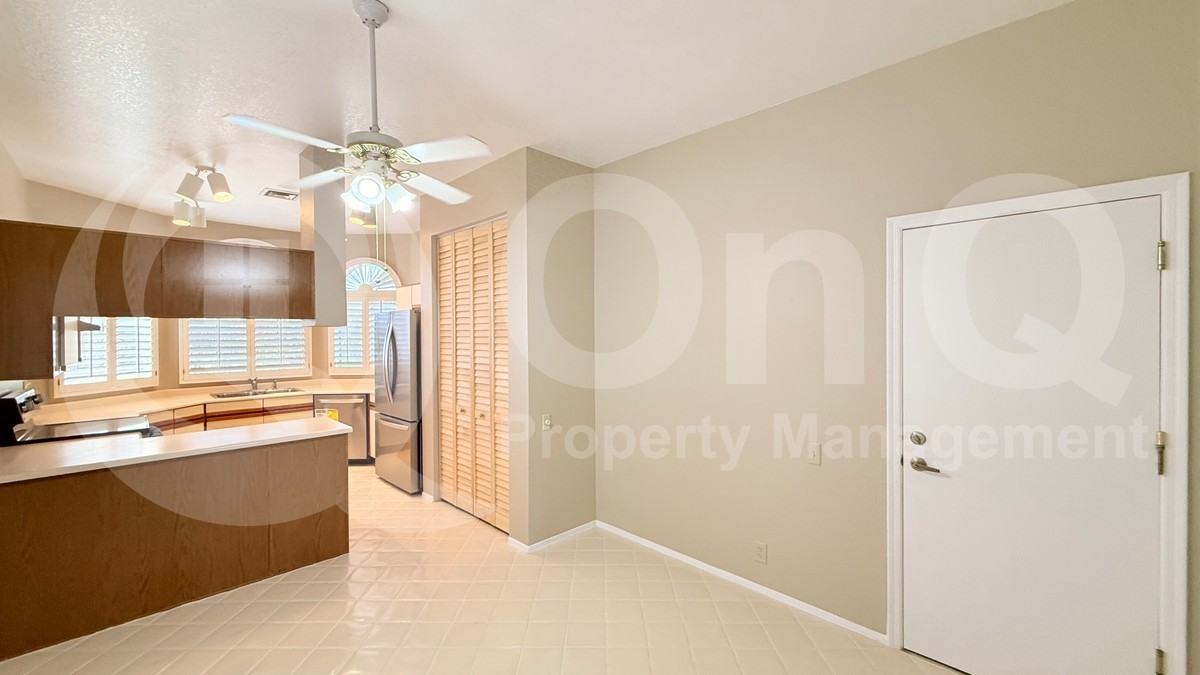 11144 E Yucca St - Photo 7 of 44