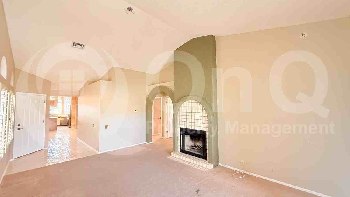 11144 E Yucca St - Photo 2 of 44