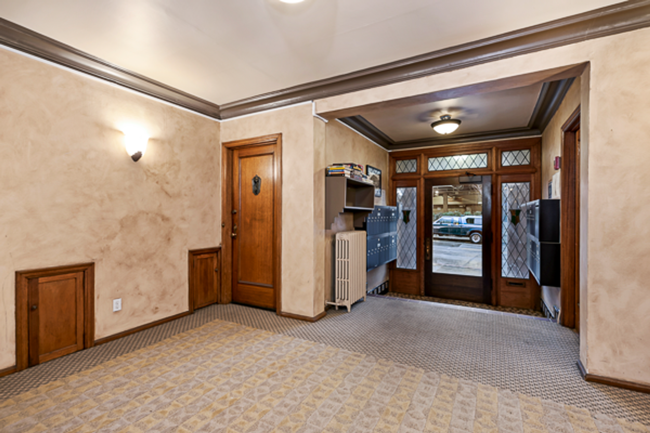 Grex Apartments - Photo 4 of 8