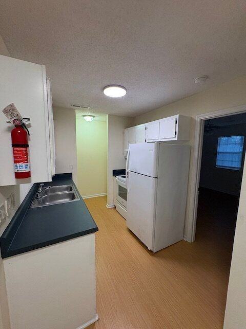 2004 Tower Pl #A - Photo 7 of 24