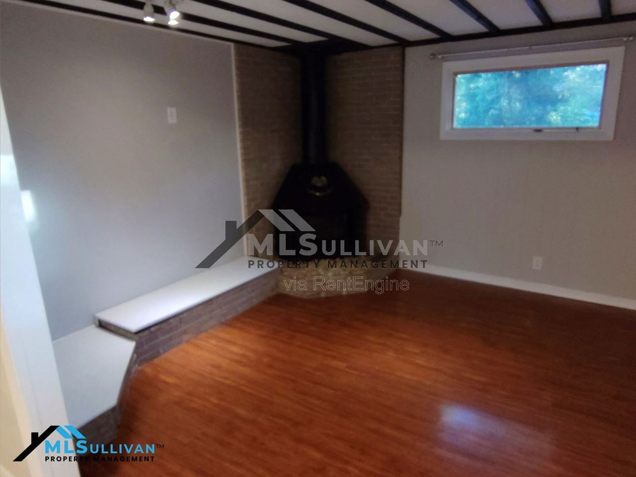 1521 Euclid Rd - Photo 5 of 17