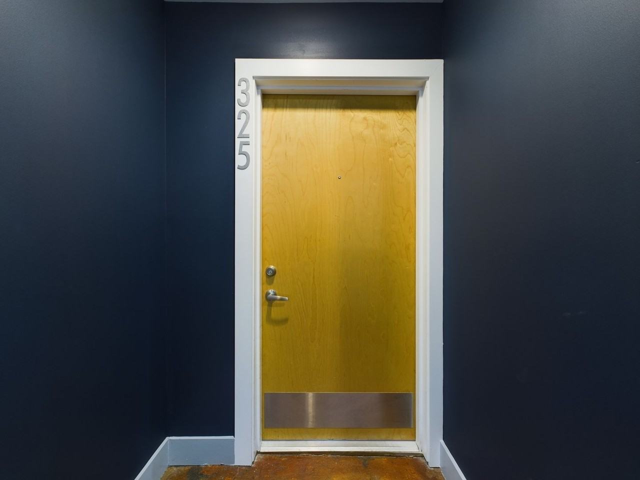 815 Perry St #325 - Photo 2 of 19