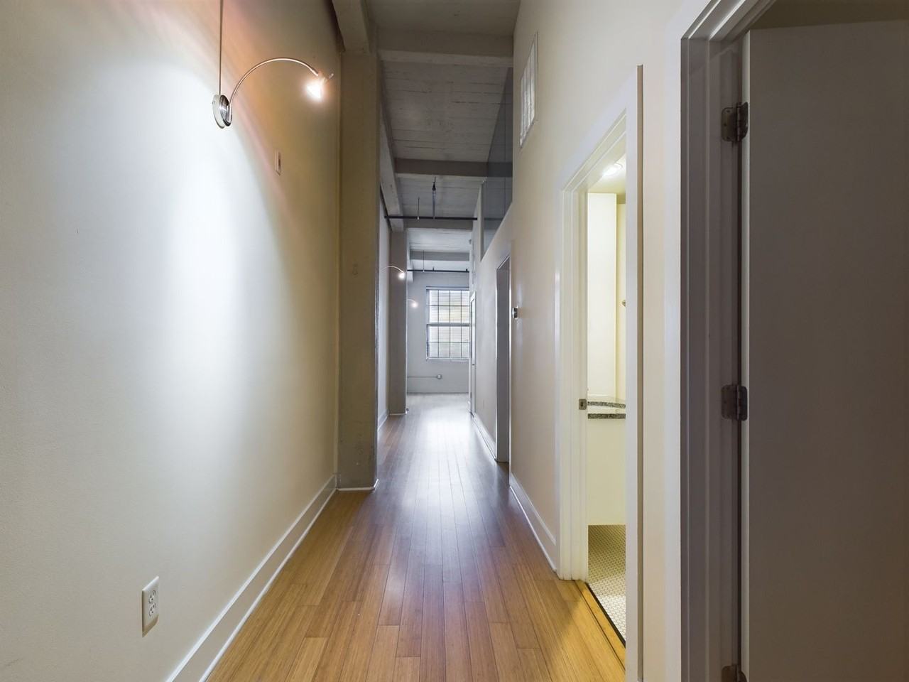 815 Perry St #325 - Photo 3 of 19