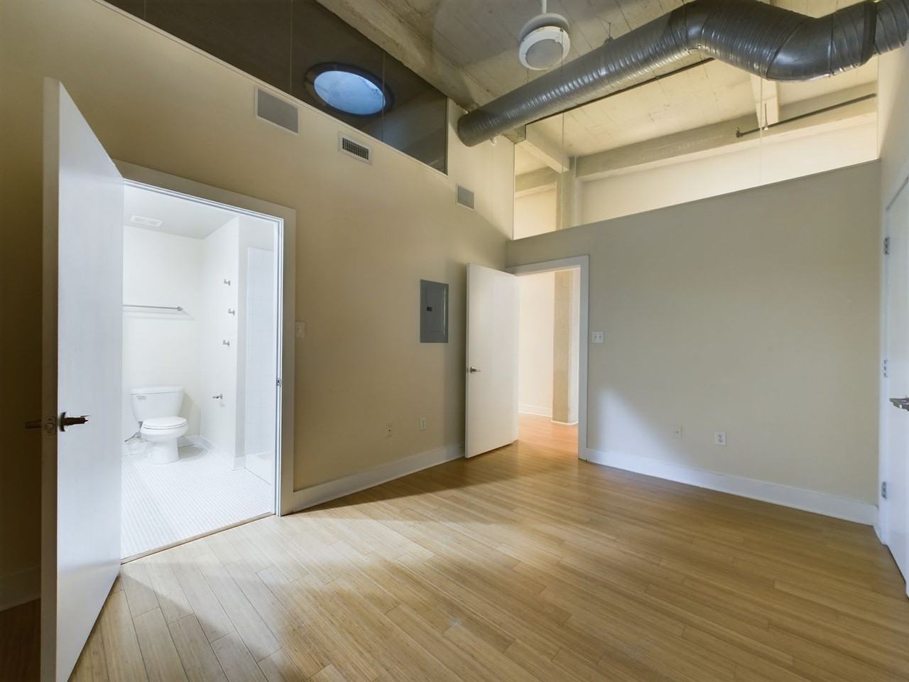 815 Perry St #325 - Photo 4 of 19