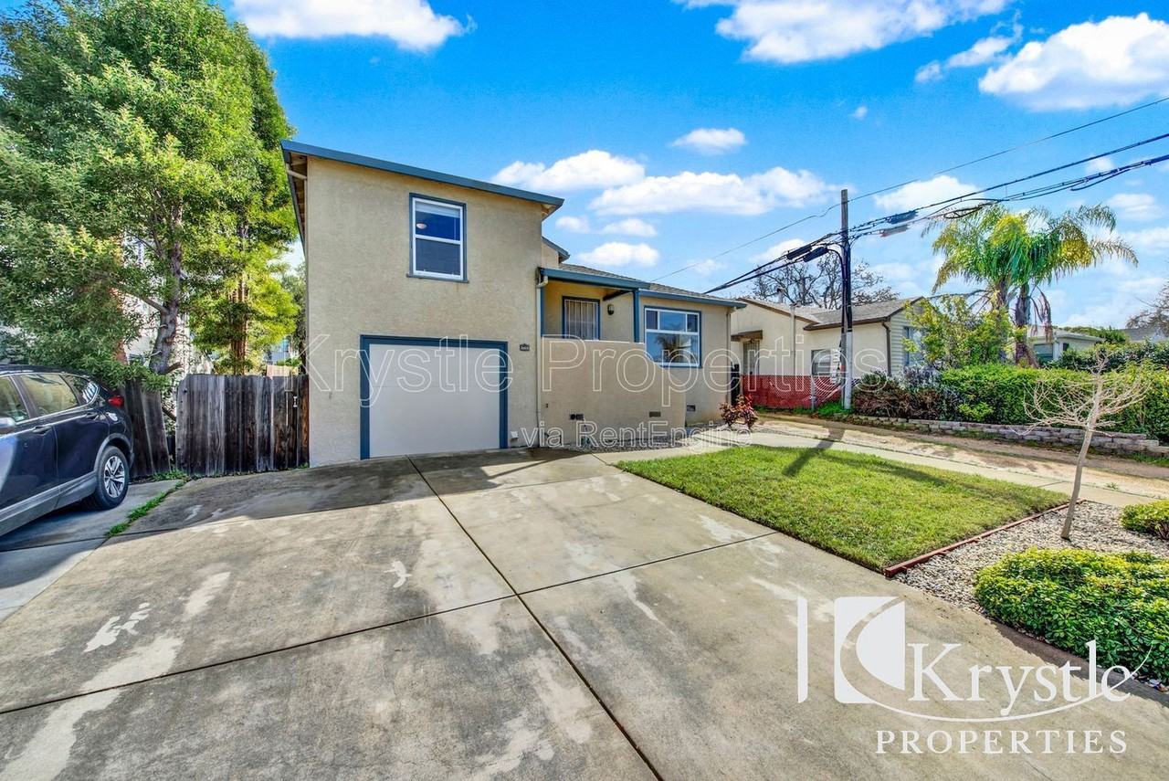 2420 Alameda St - Photo 2 of 23