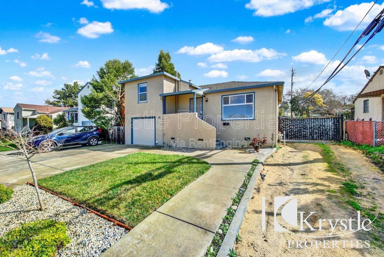 2420 Alameda St - Photo 4 of 23