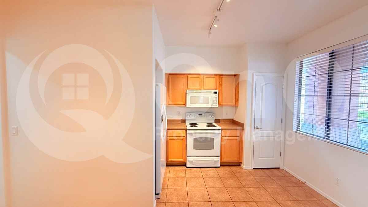 6334 S Blake St - Photo 4 of 24