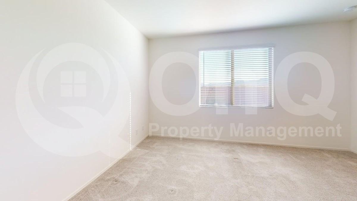 4615 W Cantona St - Photo 4 of 15