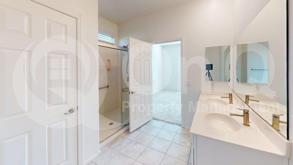 4615 W Cantona St - Photo 5 of 15