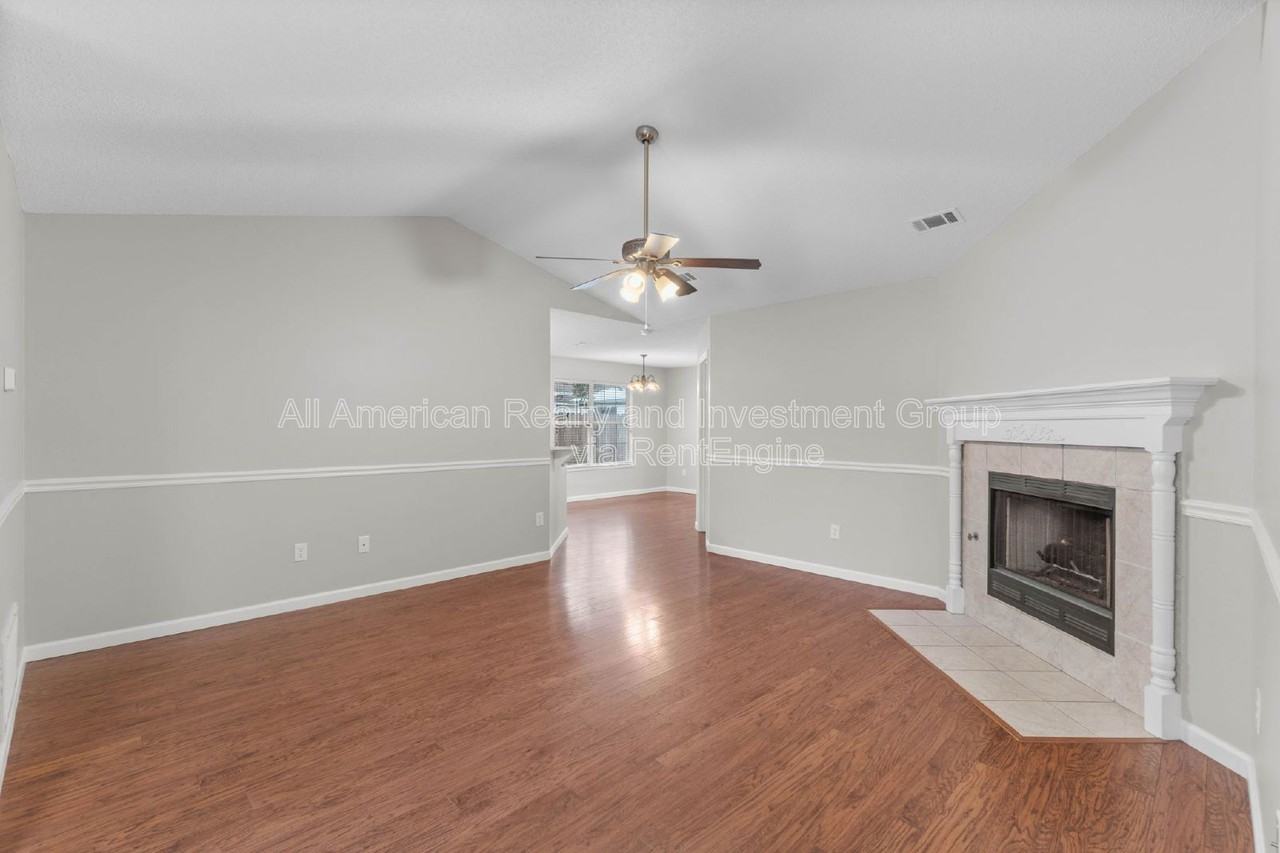 993 John Wayne Cir - Photo 4 of 25