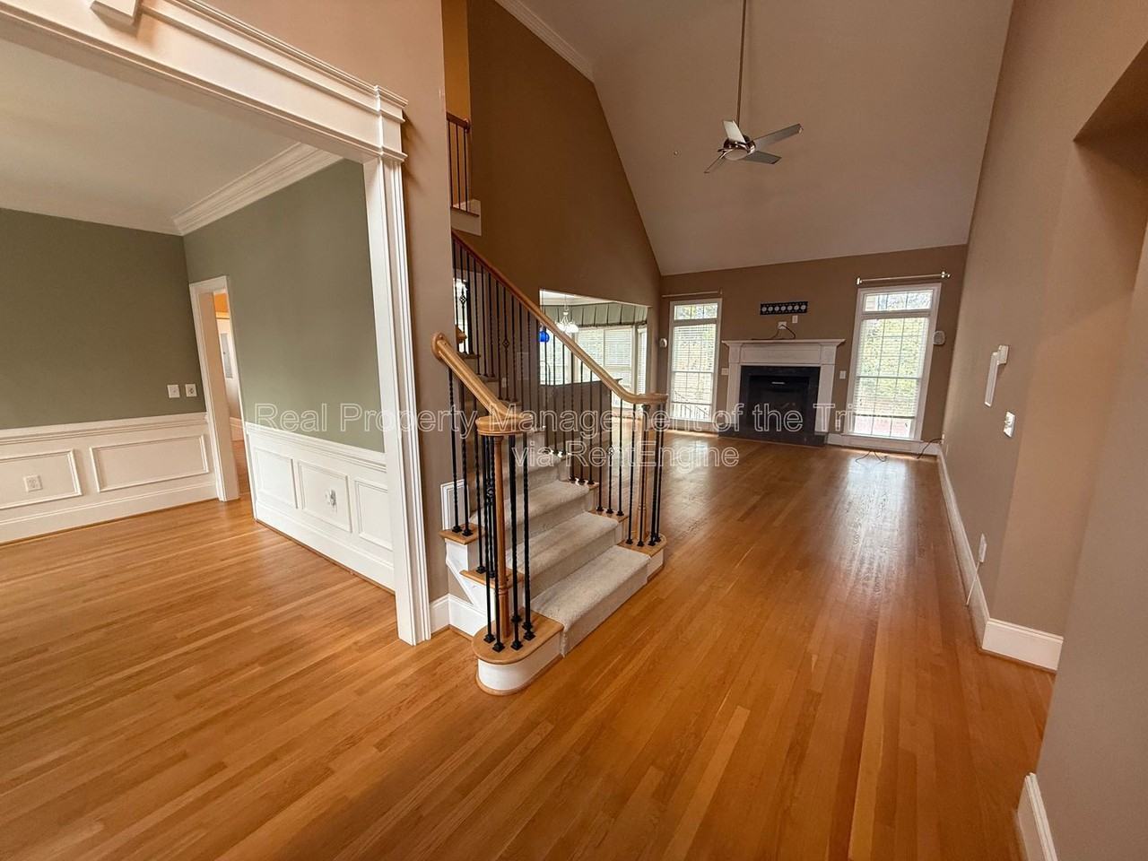 2528 N Beech Ln - Photo 3 of 43