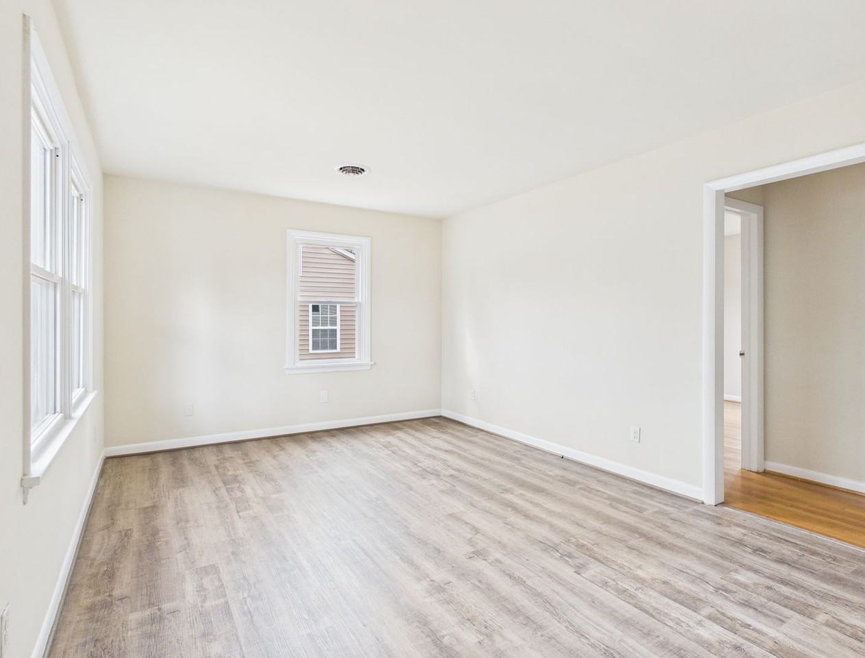 1018 Barlen Dr - Photo 5 of 26