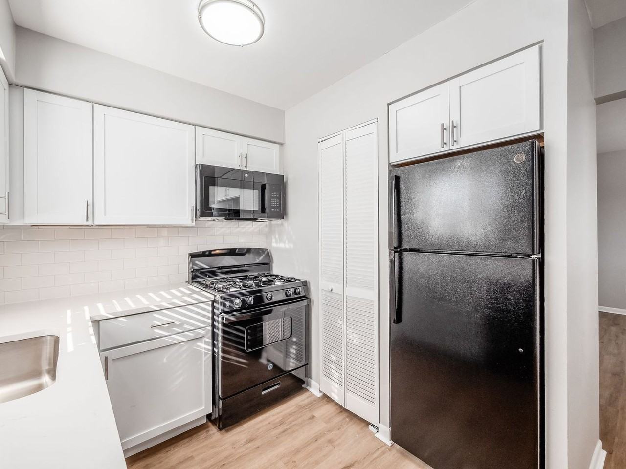 620 Riverview Dr - Photo 3 of 21