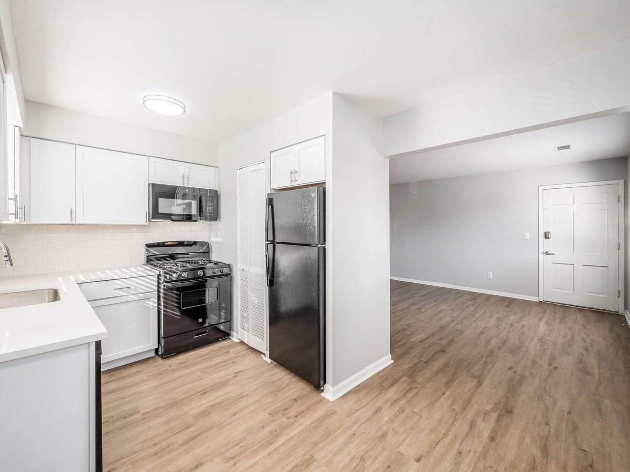 620 Riverview Dr - Photo 5 of 21