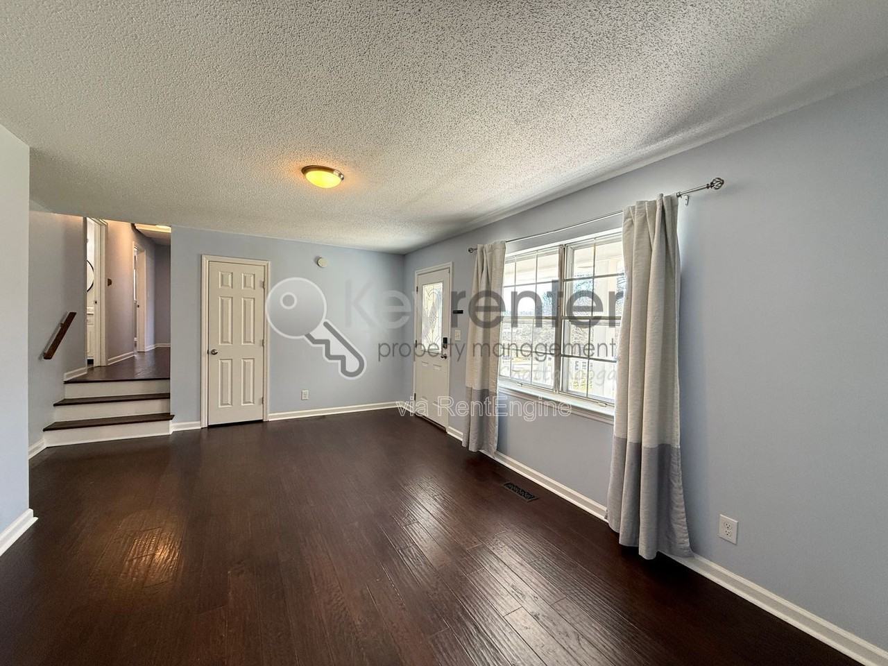 809 Trotter Ln - Photo 4 of 21