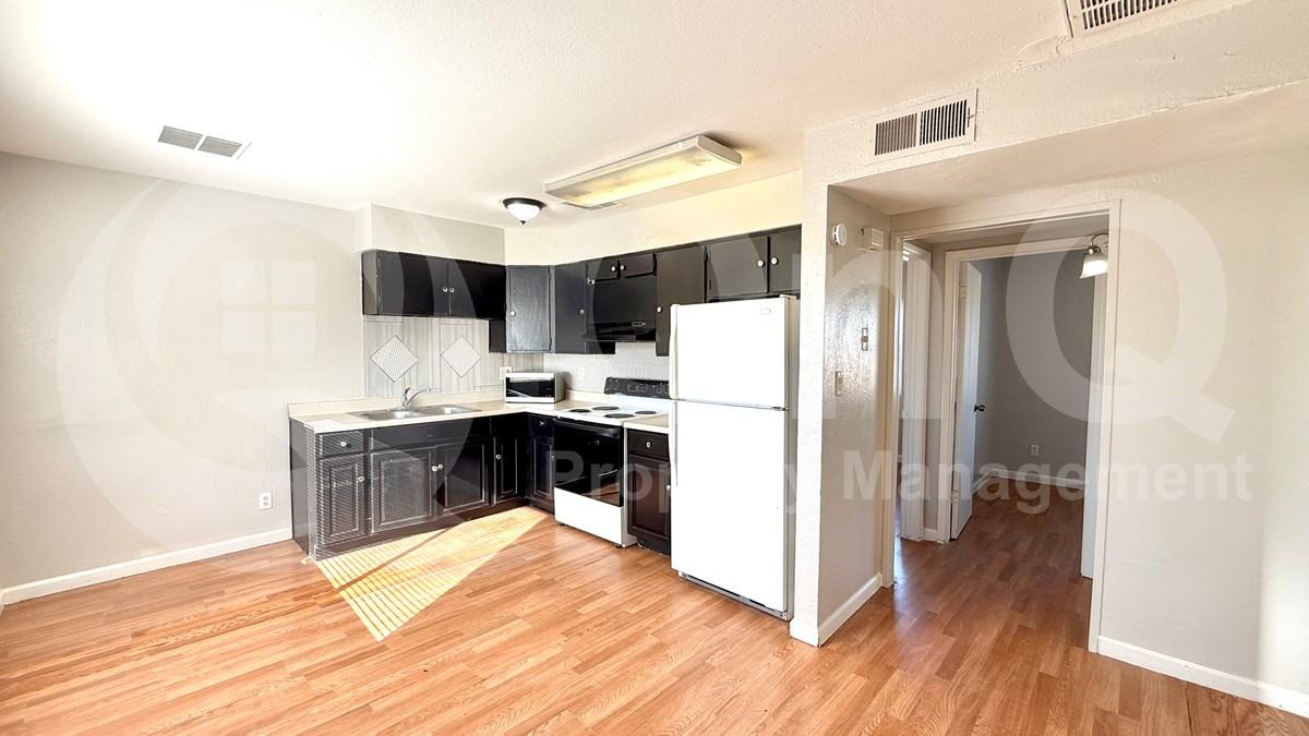 6 S 31st Ave #4 - Photo 5 of 11